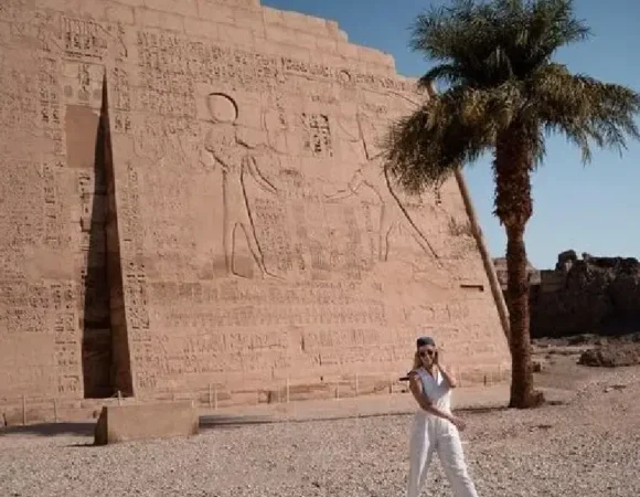 Tour To Valley Of The Queens, Valley Of The Artisans,&Habu Temple