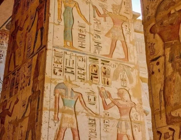 West Bank Half-Day Tour: Queens Valley, Artisans Valley & Habu Temple | Egypt Tours